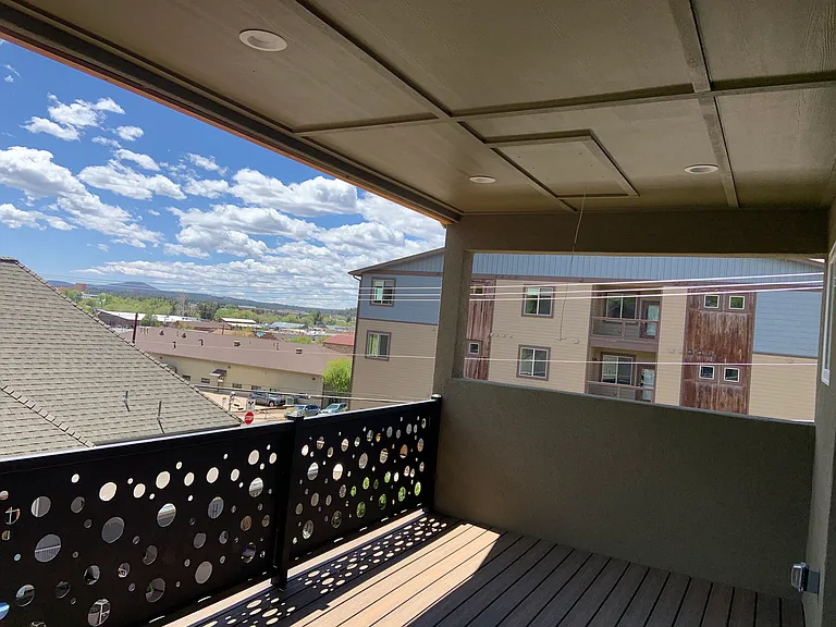 402 E Birch Ave #1 — Photo 3
