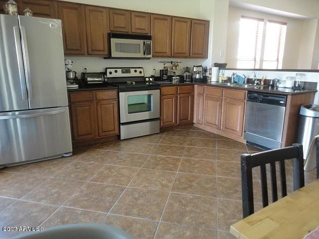 2nd image of 1463 W Swan Ct