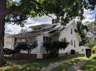 507 1/2 S Clayton St, Bloomington, IL