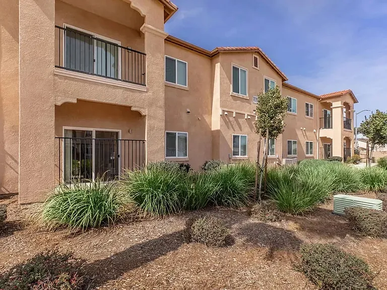 Axis at Compass Pointe — Photo 25