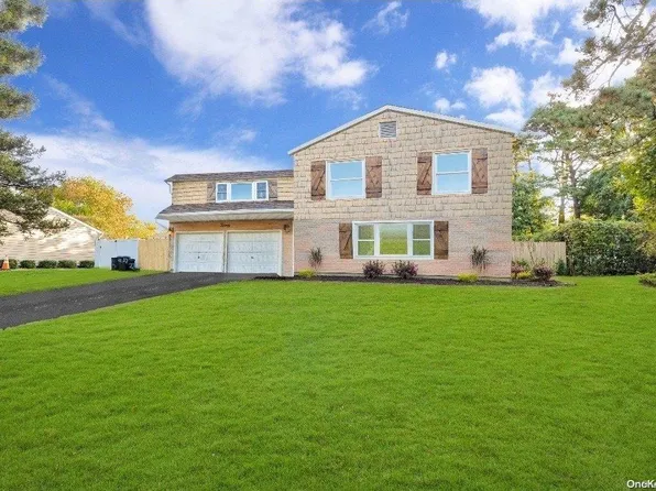 20 Lollypine Lane, Medford, NY 11763