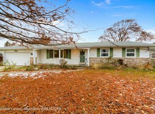 5620 Appleridge Dr, Lansing, MI 48917