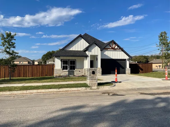 821 Johnson St, Weatherford, TX 76086