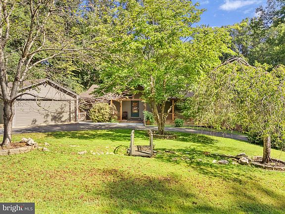 2nd image of 5662 Linden Ct