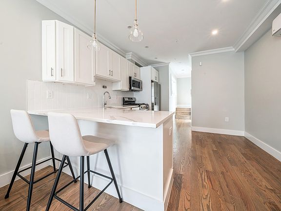 4th image of 111 Collard St #3