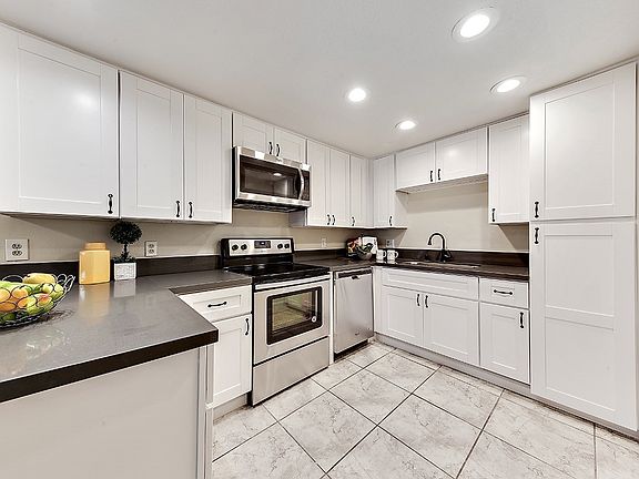 5th image of 8366 Via Sonoma Unit D