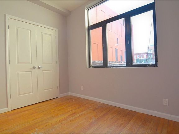 3rd image of 325 Kosciuszko St #2E