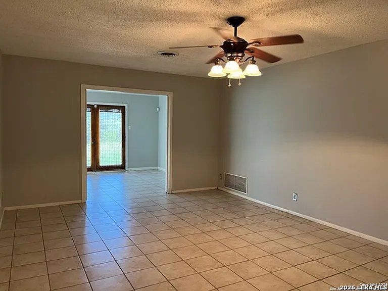 4042 City View Dr — Photo 3