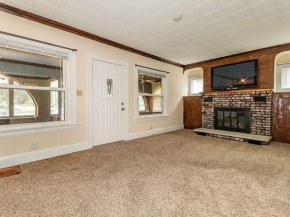 3rd image of 1814 Grantwood Dr