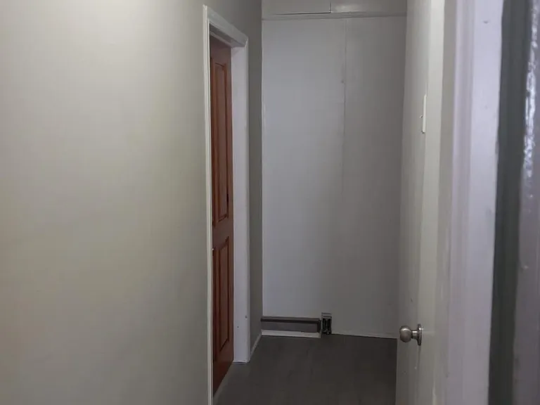 113 Trafalgar Rd — Photo 3