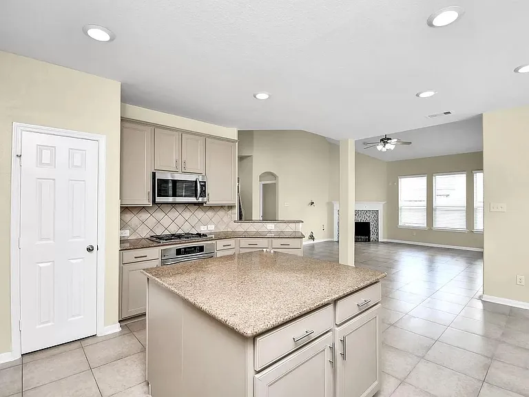 6315 Bain Dr — Photo 18