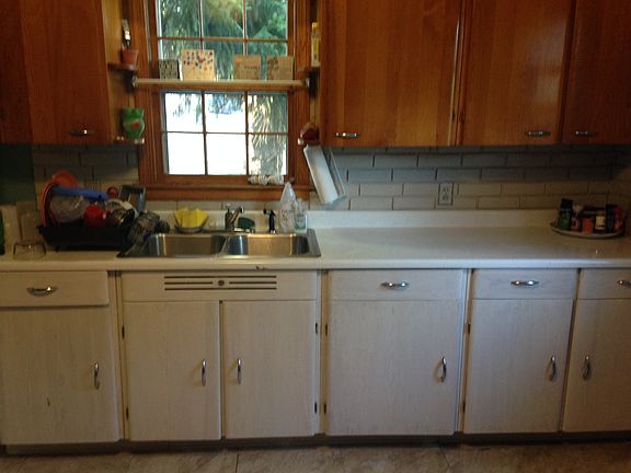 3rd image of 180 Saint Marys St