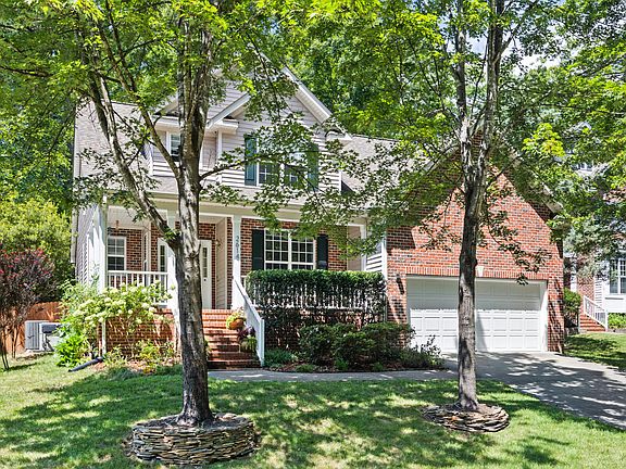 2nd image of 2614 Oleander Dr