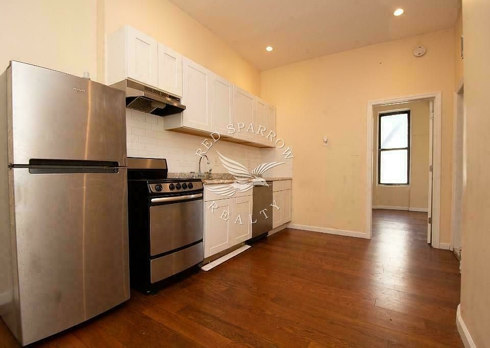 1st image of 329 E 116th St APT 3