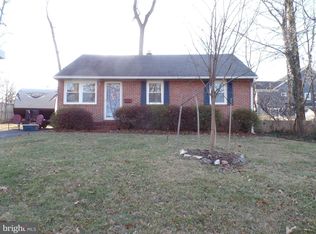 1932 Hileman Rd, Falls Church, VA 22043