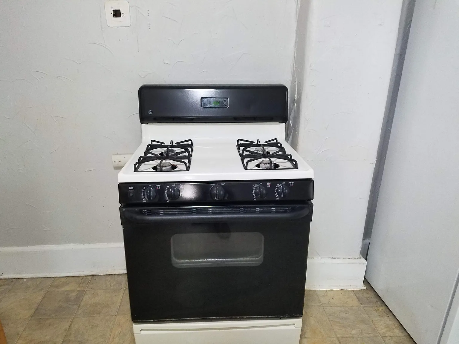2 bed, 900 sqft, $1,525 — Photo 4