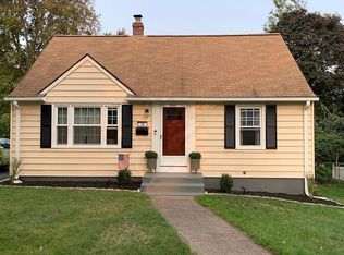 19 Rochdale Ter, West Haven, CT 06516