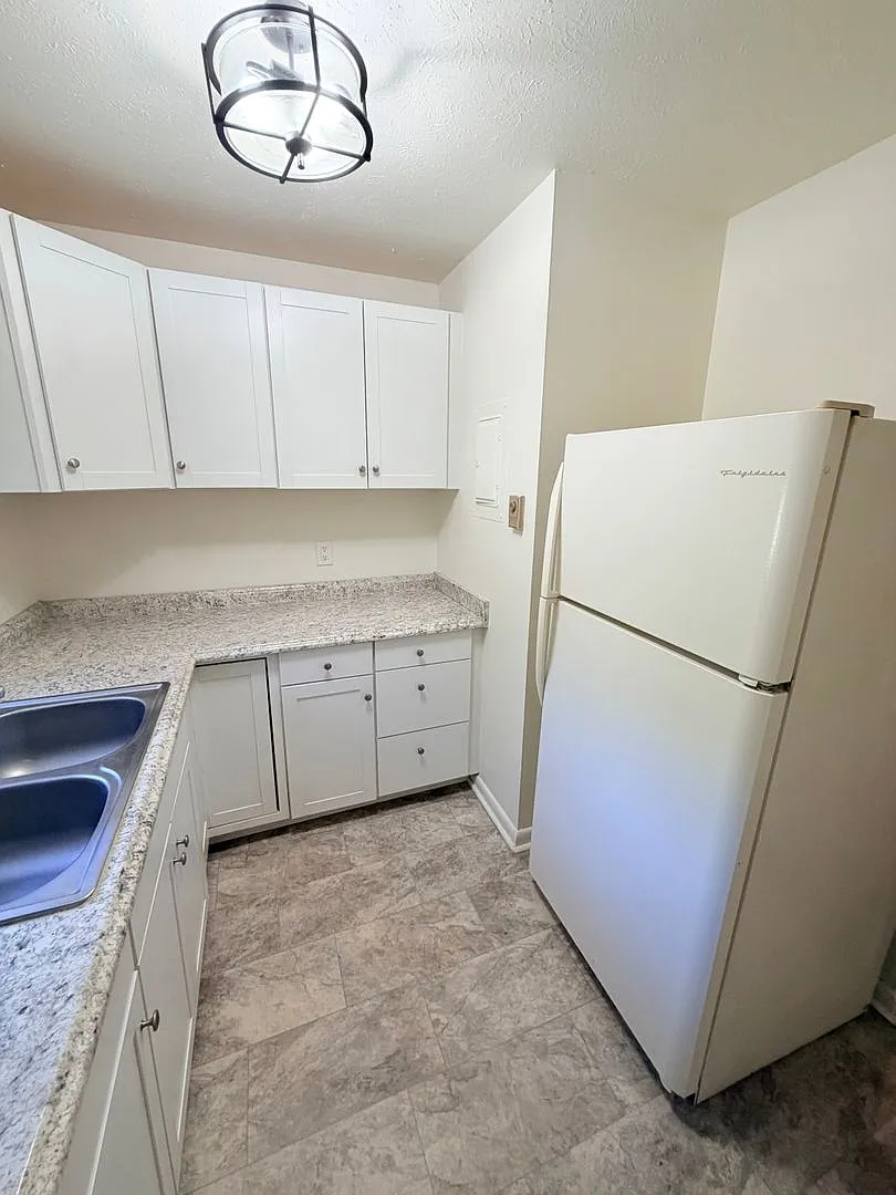 315 Kenilworth Rd — Photo 4