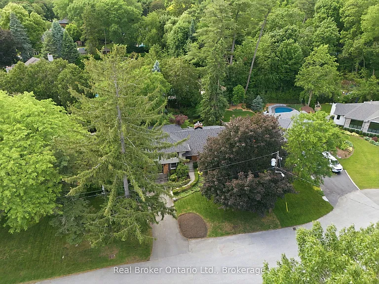 571 Leonard Ct — Photo 2