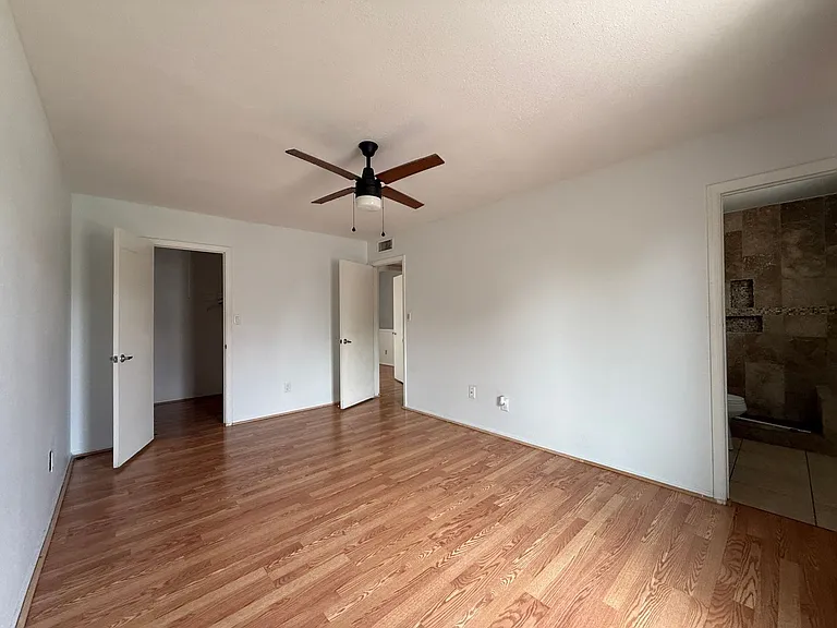 2263 E Hampton Ave — Photo 10