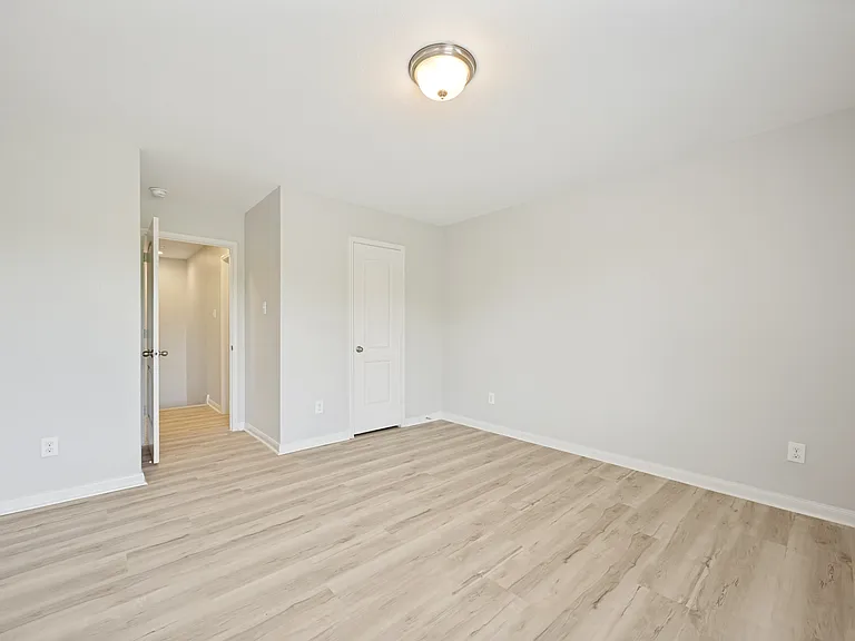 1608 Persimmon Dr — Photo 25