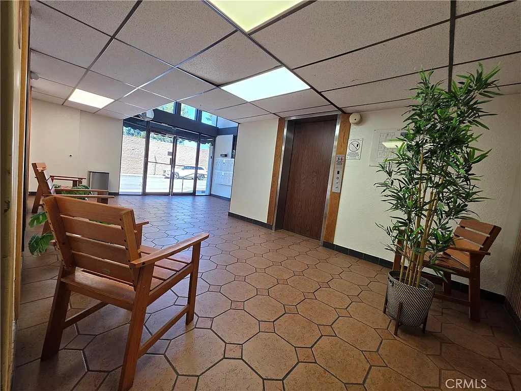 2 bed, 956 sqft, $2,950 — Photo 3