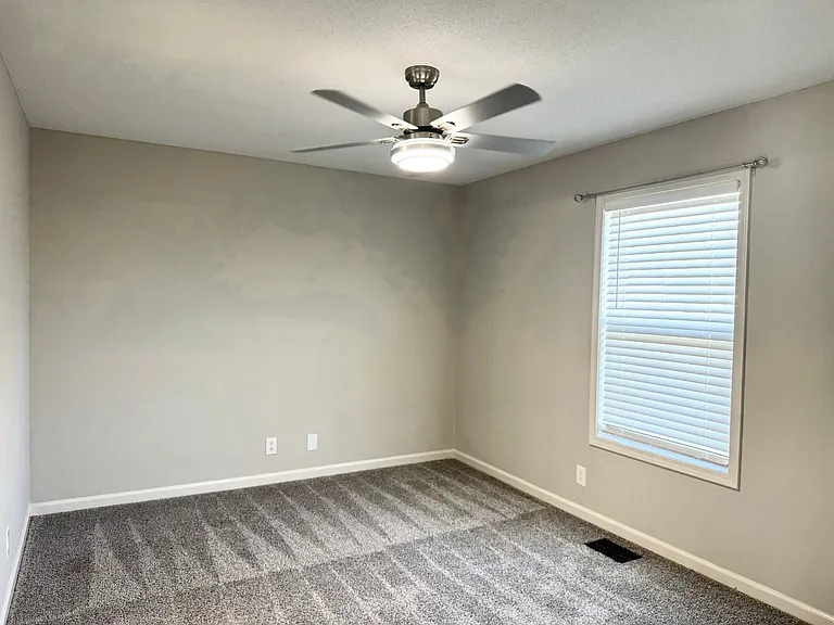 444 Sideline Dr — Photo 12