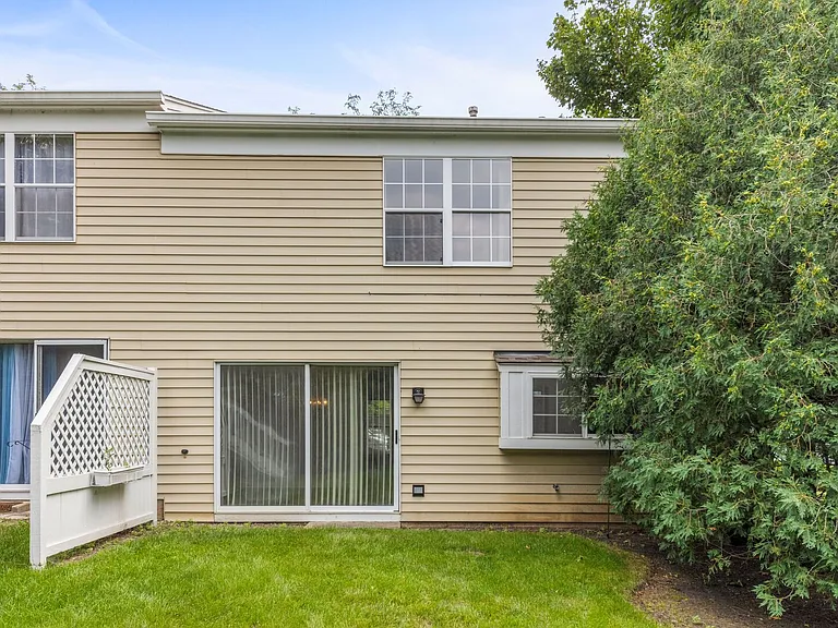 182 Half Moon Cir — Photo 22