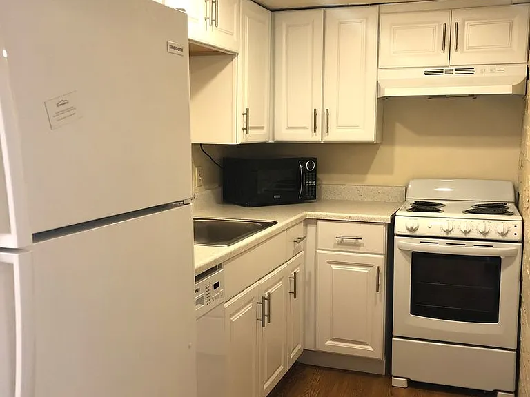 1705 Marine St — Photo 2