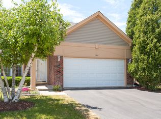 122 S Southport Rd, Mundelein, IL 60060