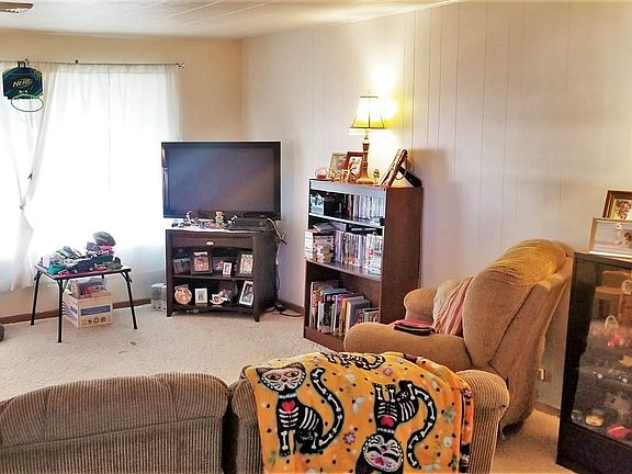 4th image of 525 Franklin Ct