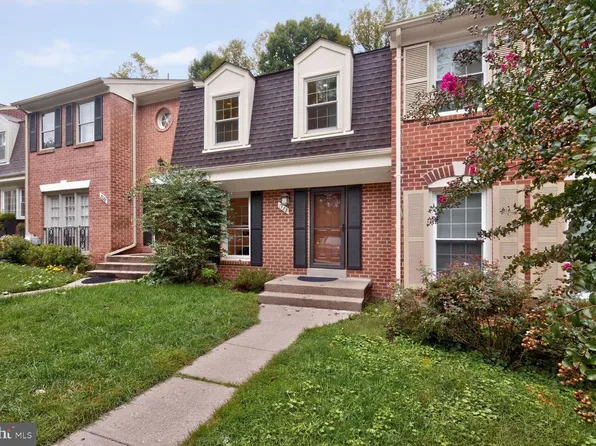 7328 Greentree Rd, Bethesda, MD 20817