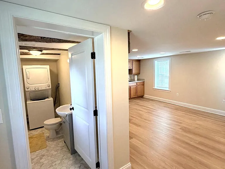 114 N Main St #B — Photo 5