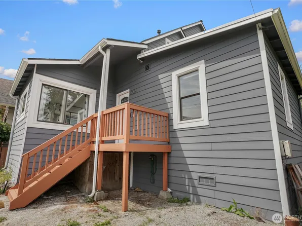 8739 17th Avenue NW, Seattle, WA 98117