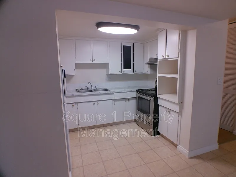 3 bed, 2.0 bath, 1100 sqft, $1,900 — Photo 4