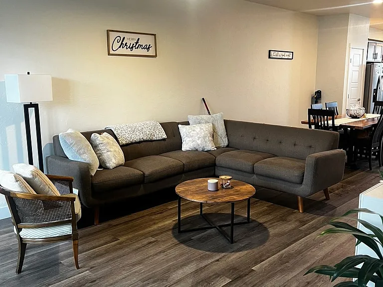 2459 Park Vista St #B — Photo 3
