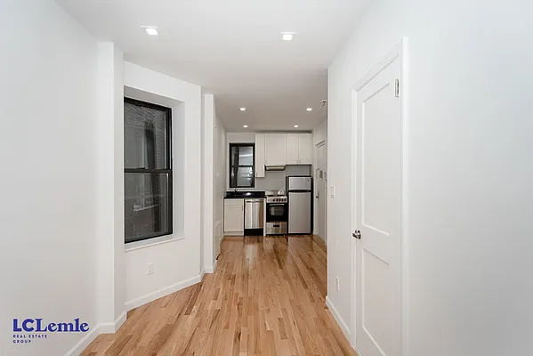 Rented by LC Lemle Real Estate Group | media 16