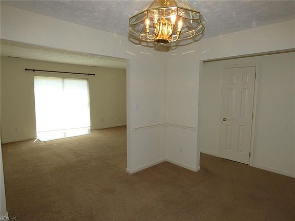 5th image of 926 Pocahontas Ct