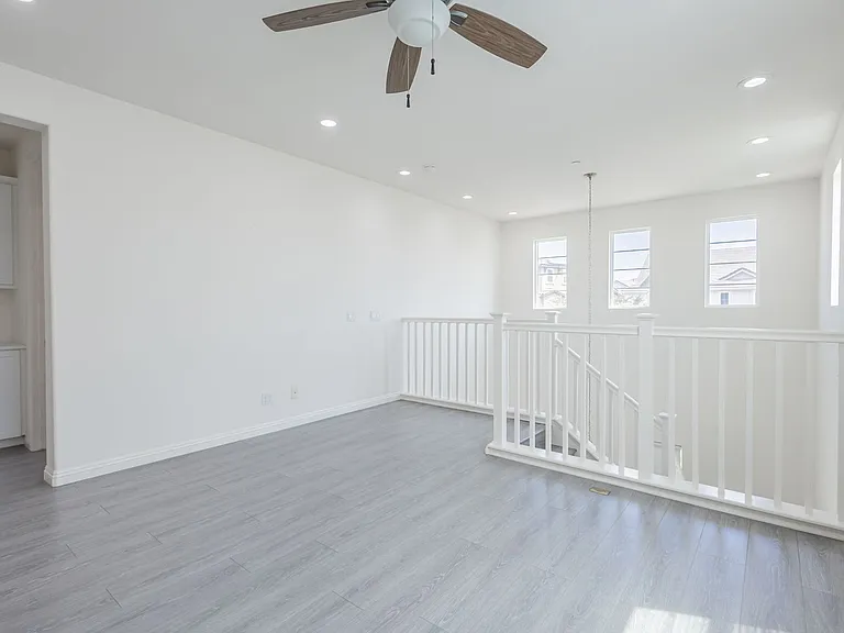 16220 Retreat Ct — Photo 31