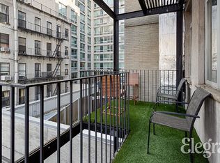446 W 38th St APT 4, New York, NY 10018