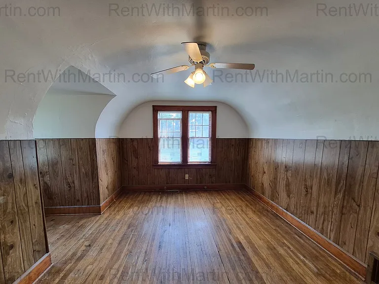 137 Hope Ave — Photo 19
