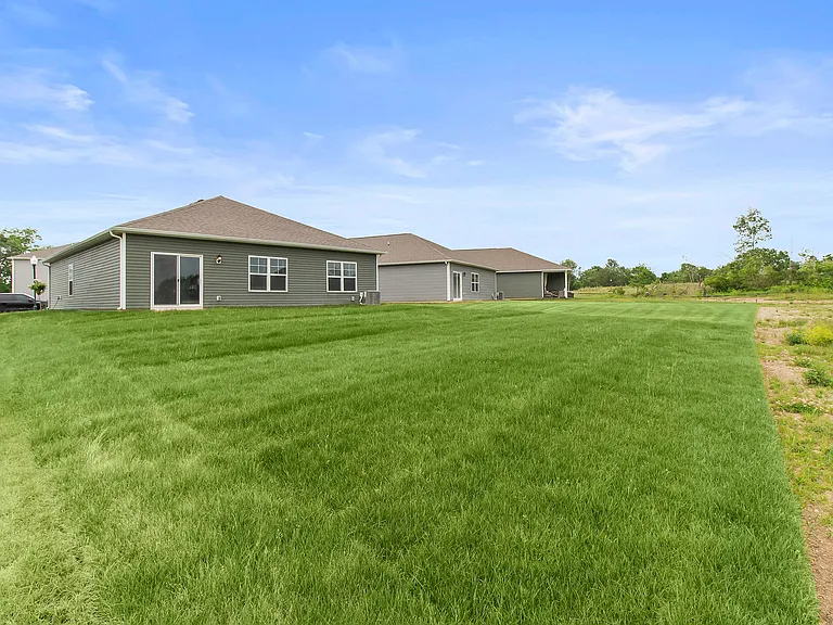 954 Sherwood Loop — Photo 35