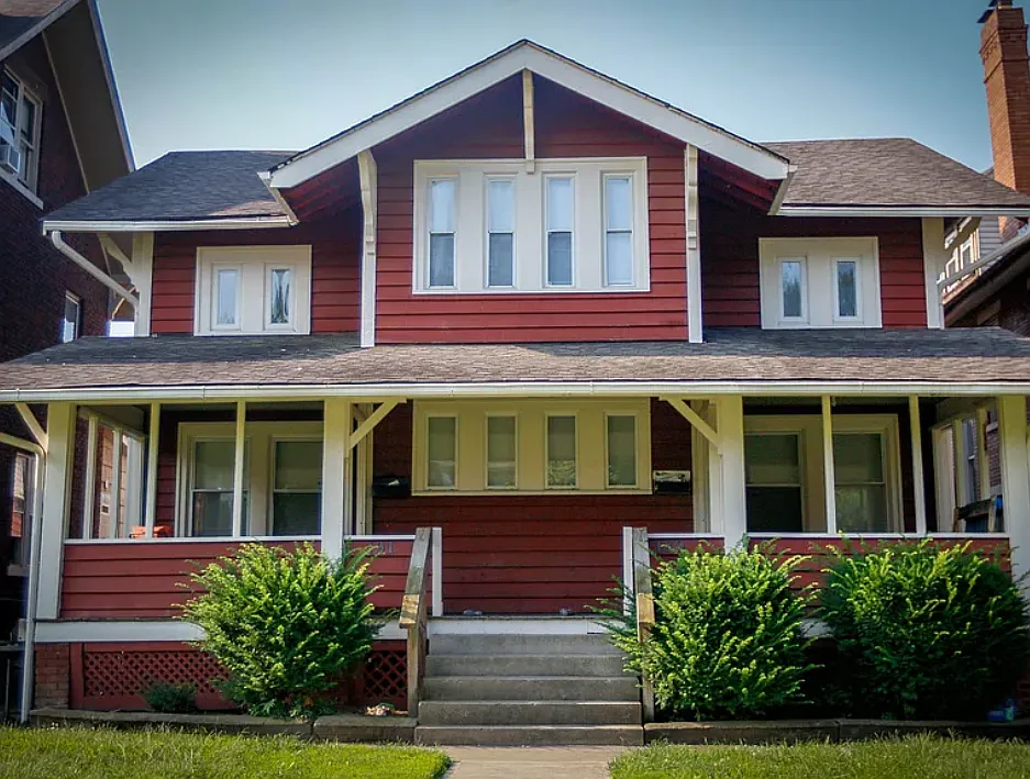 189 E 14th Ave