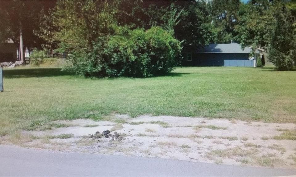 1st image of 202 S 4th St