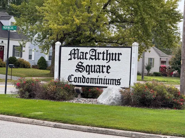 202 Provincial Ct Unit 94, Saginaw, MI 48638