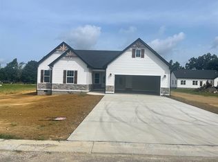 305 Greenbriar Ln, Smiths Grove, KY 42171