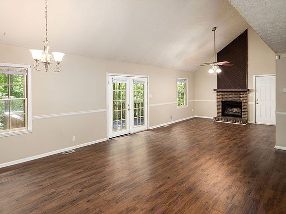 Great Room Picture 2