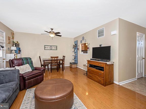 5th image of 6619 Beach Dr