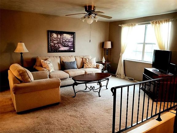 2nd image of 251 Bonita Dr