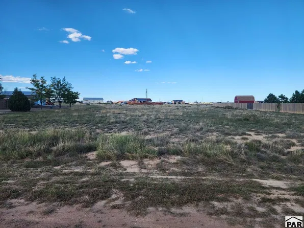 390 N Desert Cove Dr, Pueblo West, CO 81007